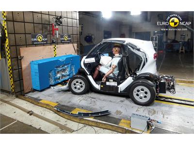 Renault Twizy 80 - Frontal crash test 2014 - after crash