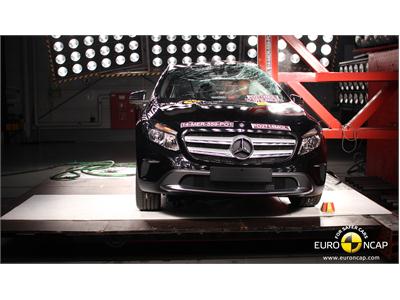 Mercedes-Benz GLA-Class - Pole crash test 2014