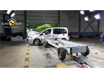Citroën Berlingo  - Side crash test 2014 - After Crash