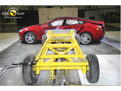 Tesla Model S  - Side crash test 2014