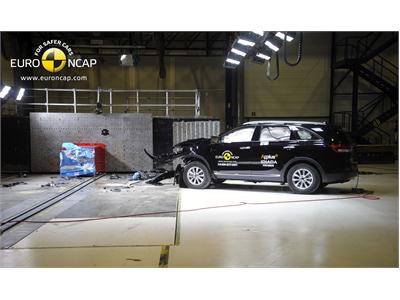 Kia Sorento - Frontal crash test 2014 - after crash