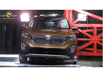 Kia Sorento - Pole crash test 2014