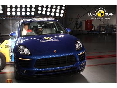 Porsche Macan  - Side crash test 2014