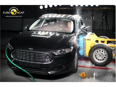Ford Mondeo  - Side crash test 2014