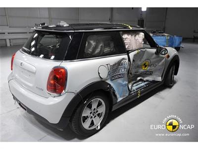 MINI Cooper  - Side crash test 2014