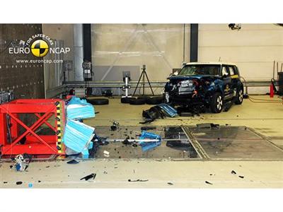 Kia Soul EV - Frontal crash test 2014 - after crash