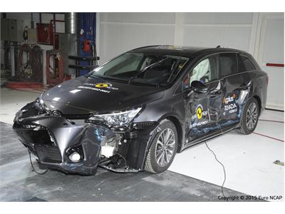 Toyota Avensis Side Crash Test 2015