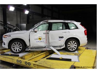 Volvo XC90  - Pole crash test 2015 - after crash