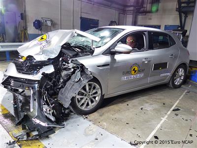 Renault Mégane - Frontal Offset Impact test 2015 - after crash