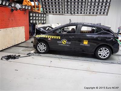 Opel-Vauxhall Astra - Frontal Full Width test 2015 - after crash