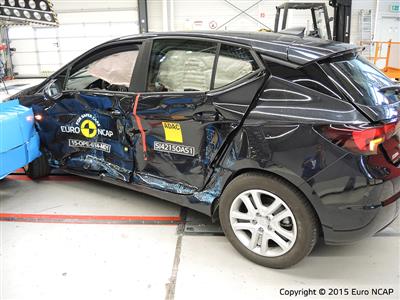 Opel-Vauxhall Astra  - Side crash test 2015 - after crash