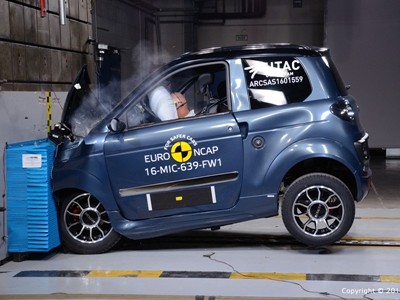Microcar M.GO Family Frontal crash test 2016