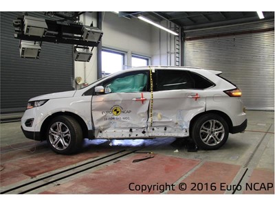 Ford Edge  - Side crash test 2016 - after crash