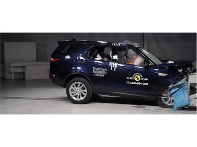 Land Rover Discovery - Frontal Offset Impact test 2017
