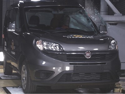 Fiat Doblo  - Pole crash test 2017