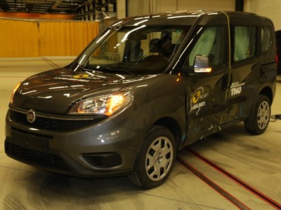 Fiat Doblo  - Side crash test 2017