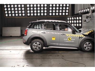 MINI Countryman - Frontal Full Width test 2017