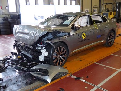 VW Arteon- Frontal Full Width test 2017 - after crash