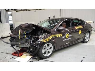 Opel Insignia- Frontal Offset Impact test 2017 - after crash