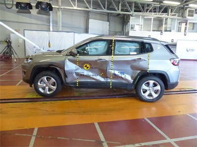 Jeep Compass  - Side crash test 2017-after crash