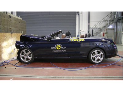 Mercedes-Benz C-Class Cabriolet- Frontal Full Width test 2017 - after crash