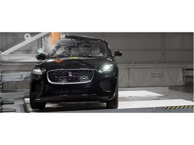 Jaguar E-Pace - Pole crash test 2017