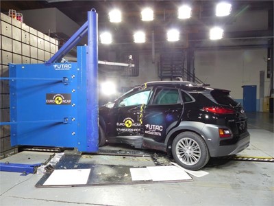 Hyundai KONA - Pole crash test 2017 - after crash