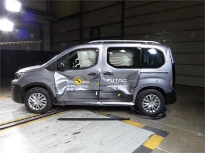 Citroën Berlingo - Side crash test 2018 - after crash