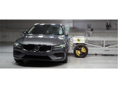 Volvo V60 - Side crash test 2018