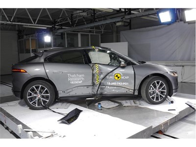Jaguar I-PACE - Pole crash test 2018 - after crash
