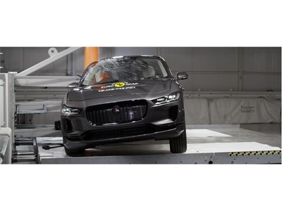 Jaguar I-PACE - Pole crash test 2018