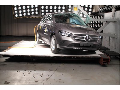 Mercedes-Benz B-Class - Pole crash test 2019