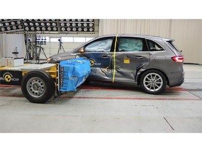 Mercedes-Benz B-Class - Side crash test 2019 - after crash