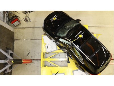 Mercedes-Benz GLE - Pole crash test 2019 - after crash