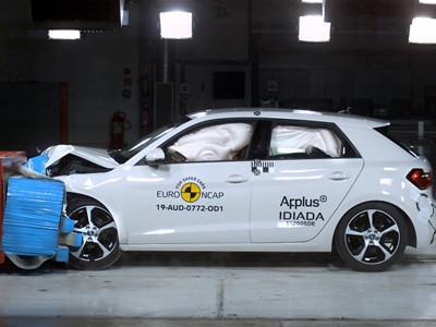 Audi A1 - Frontal Offset Impact test 2019