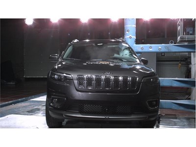 Jeep Cherokee - Pole crash test 2019