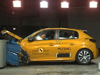 Peugeot 208 - Frontal Offset Impact test 2019