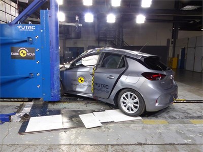 Opel/Vauxhall Corsa - Pole crash test 2019 - after crash