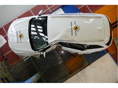 Ford Mondeo - Pole crash test 2019 - after crash