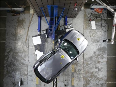 Peugeot 2008 - Pole crash test 2019 - after crash