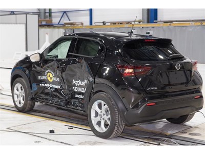 Nissan Juke - Side crash test 2019 - after crash