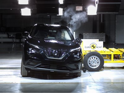 Nissan Juke - Side crash test 2019