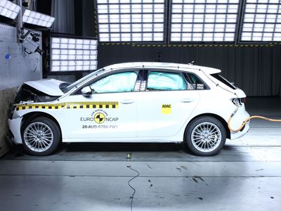 Audi A3 - Full Width Rigid Barrier test 2020