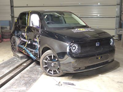 Honda e - Side Mobile Barrier test 2020 - after crash