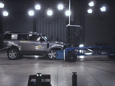 Land Rover Defender - Mobile Progressive Deformable Barrier test 2020
