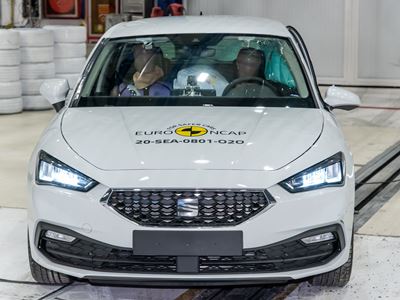 SEAT Leon - Far-Side impact test 2020 - after crash