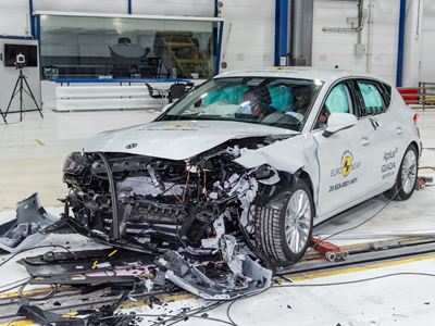 SEAT Leon - Mobile Progressive Deformable Barrier test 2020 - after crash