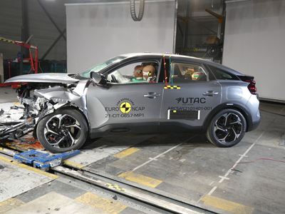 Citroën C4 - Mobile Progressive Deformable Barrier test 2021 - after crash