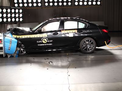 BMW 3 Series - Frontal Offset Impact test 2019