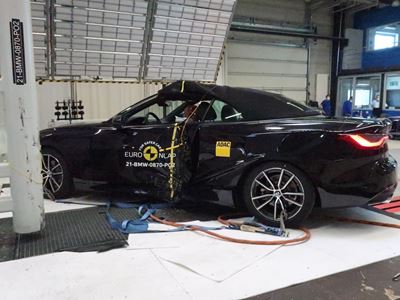 BMW 4 Series Convertible - Pole crash test 2019 - after crash